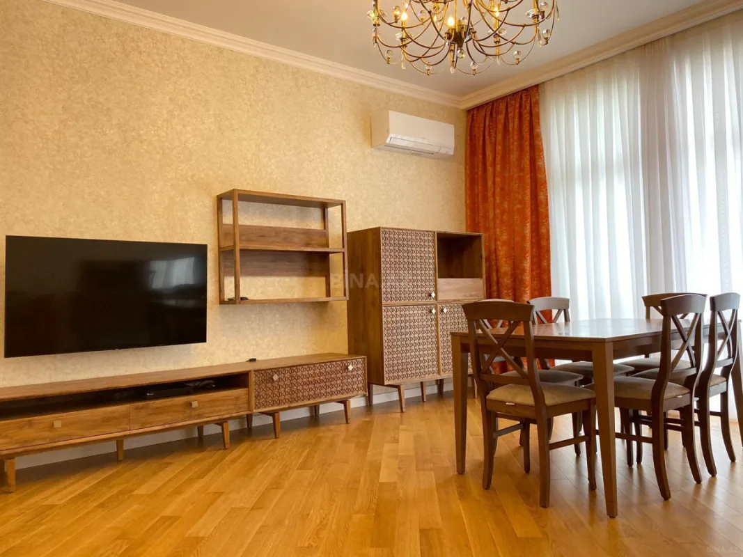 Kirayə verilir 2 otaqlı mənzil 90 m²