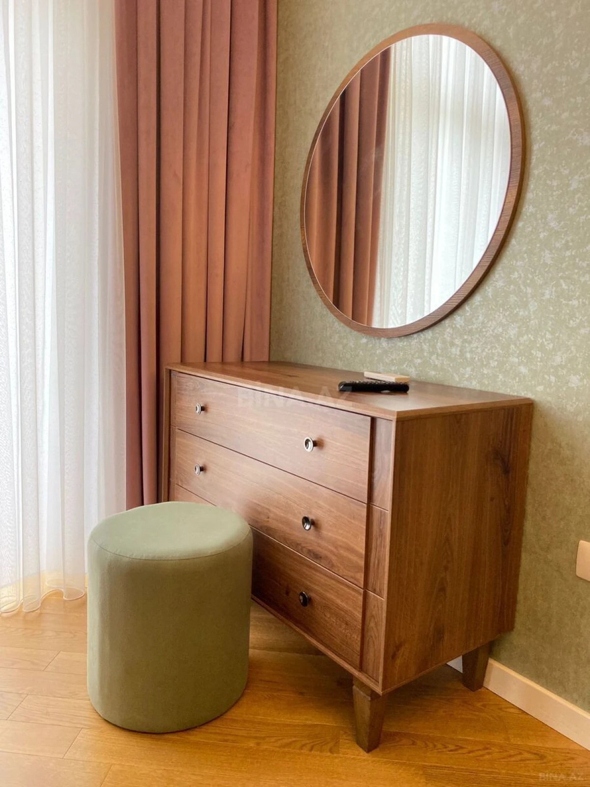 Kirayə verilir 2 otaqlı mənzil 90 m²