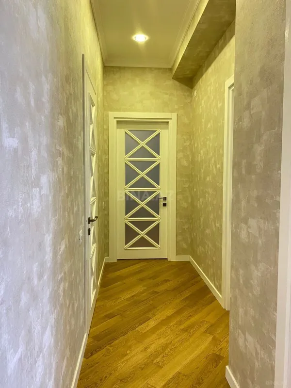 Kirayə verilir 2 otaqlı mənzil 90 m²