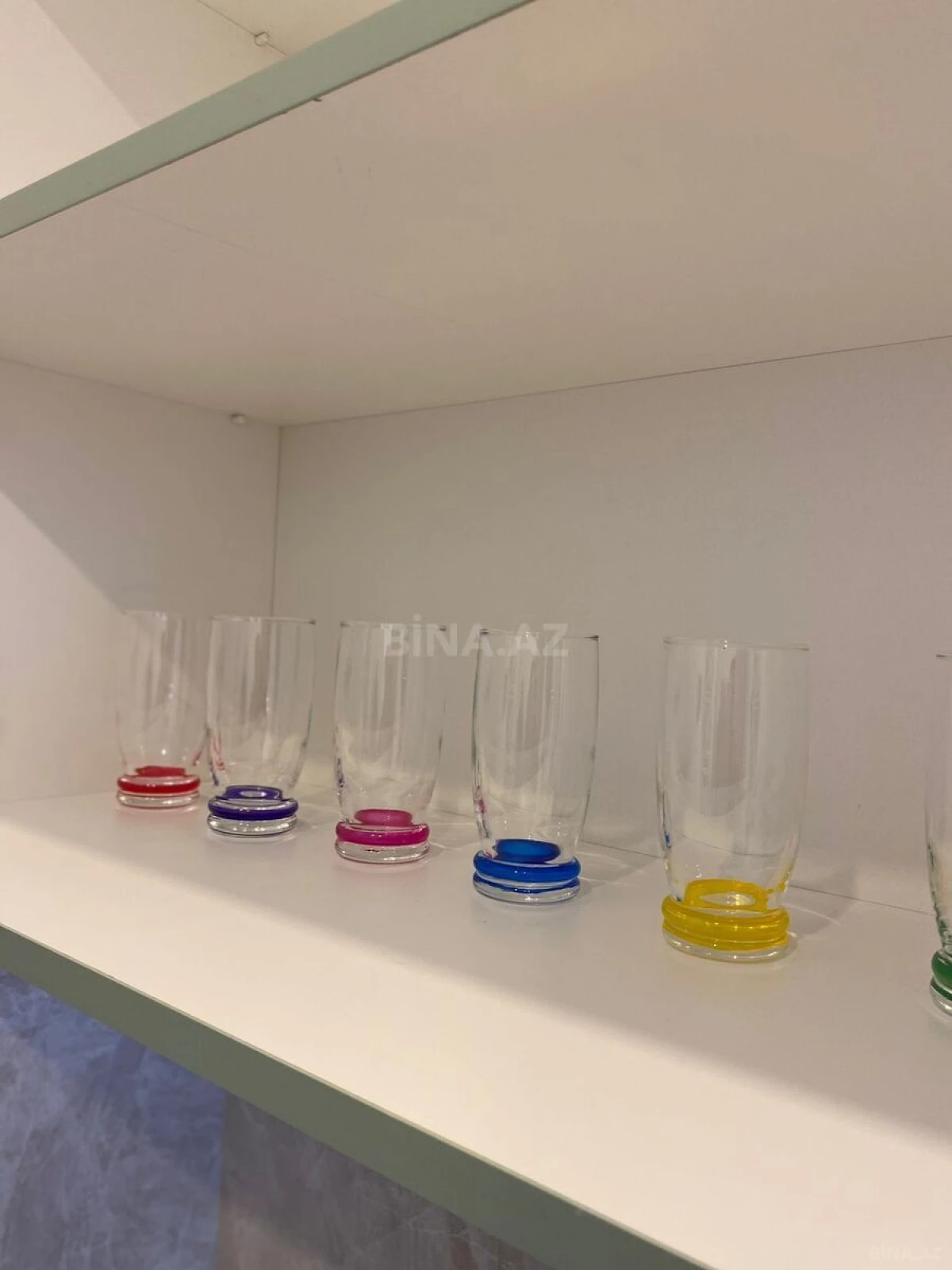 Kirayə verilir 2 otaqlı mənzil 90 m²