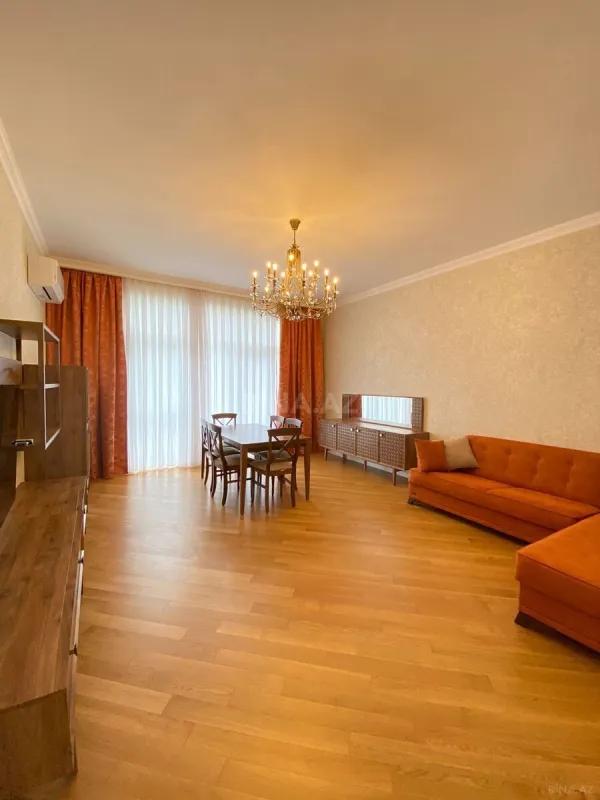 Kirayə verilir 2 otaqlı mənzil 90 m²