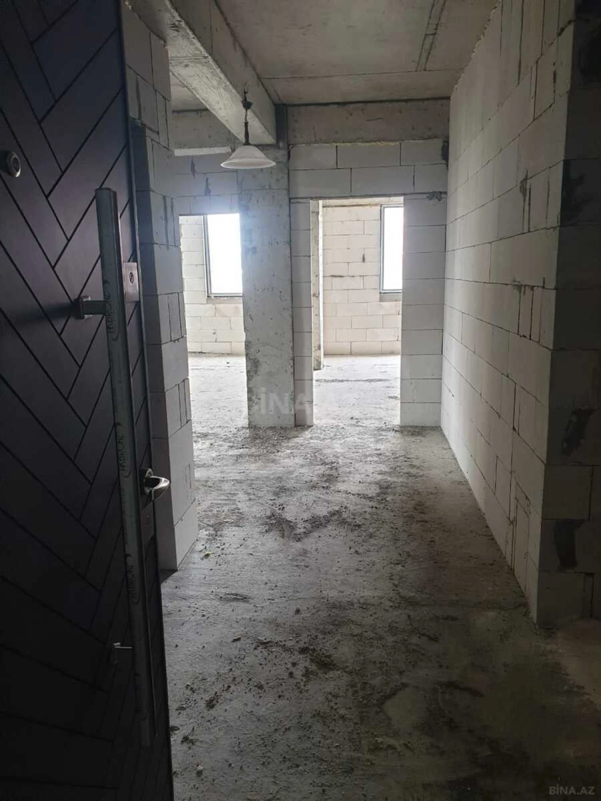 Satılır 3 otaqlı mənzil 136.2 m²