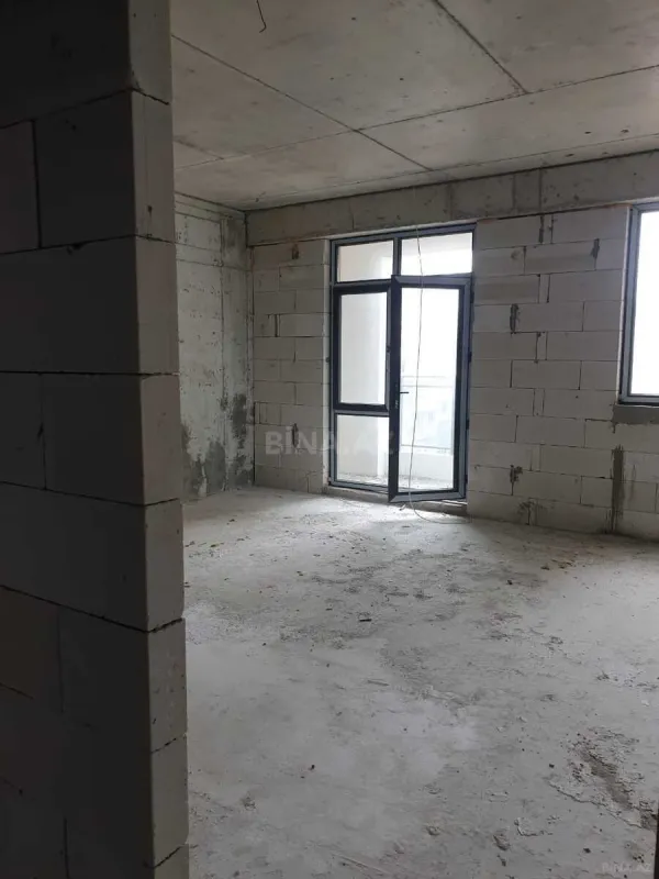 Satılır 3 otaqlı mənzil 136.2 m²