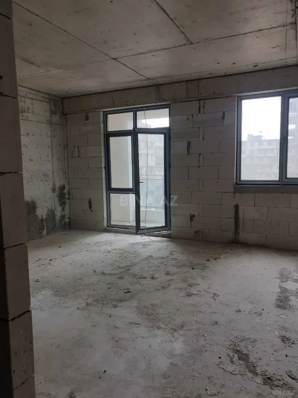 Satılır 3 otaqlı mənzil 136.2 m²