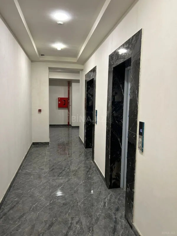 Satılır 3 otaqlı mənzil 136.2 m²