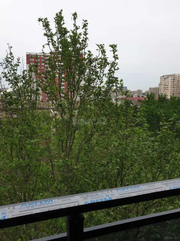 Satılır 3 otaqlı mənzil 136.2 m²