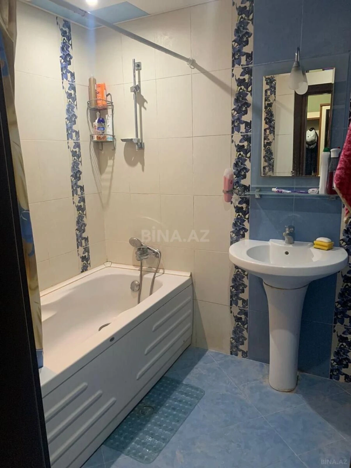 Kirayə verilir 2 otaqlı mənzil 100 m²