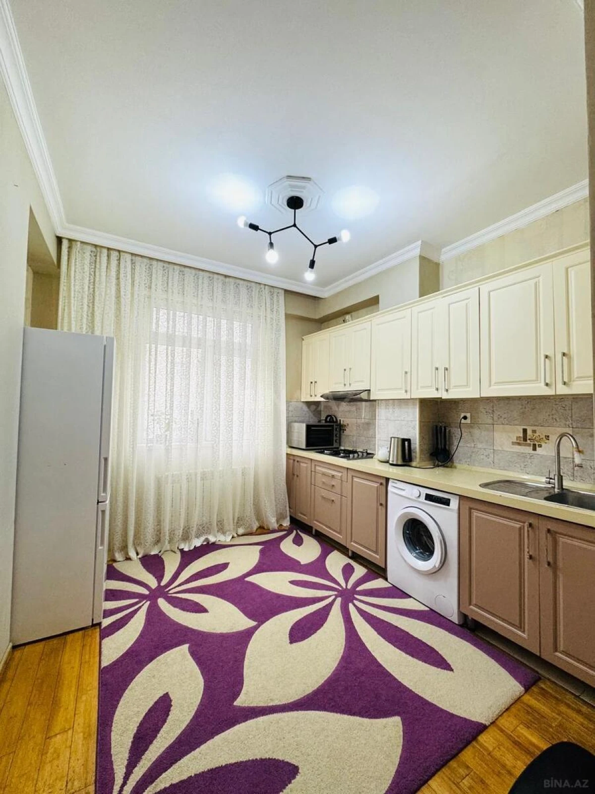 Satılır 2 otaqlı mənzil 76 m²