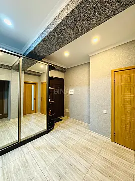 Satılır 2 otaqlı mənzil 76 m²