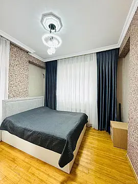 Satılır 2 otaqlı mənzil 76 m²