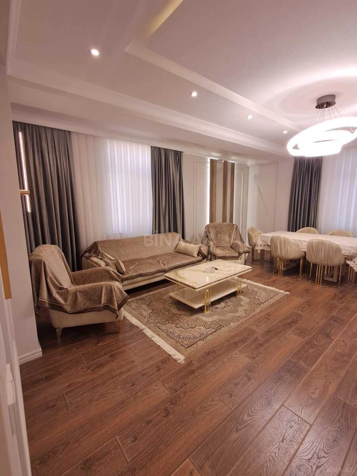 Satılır 3 otaqlı mənzil 138 m²