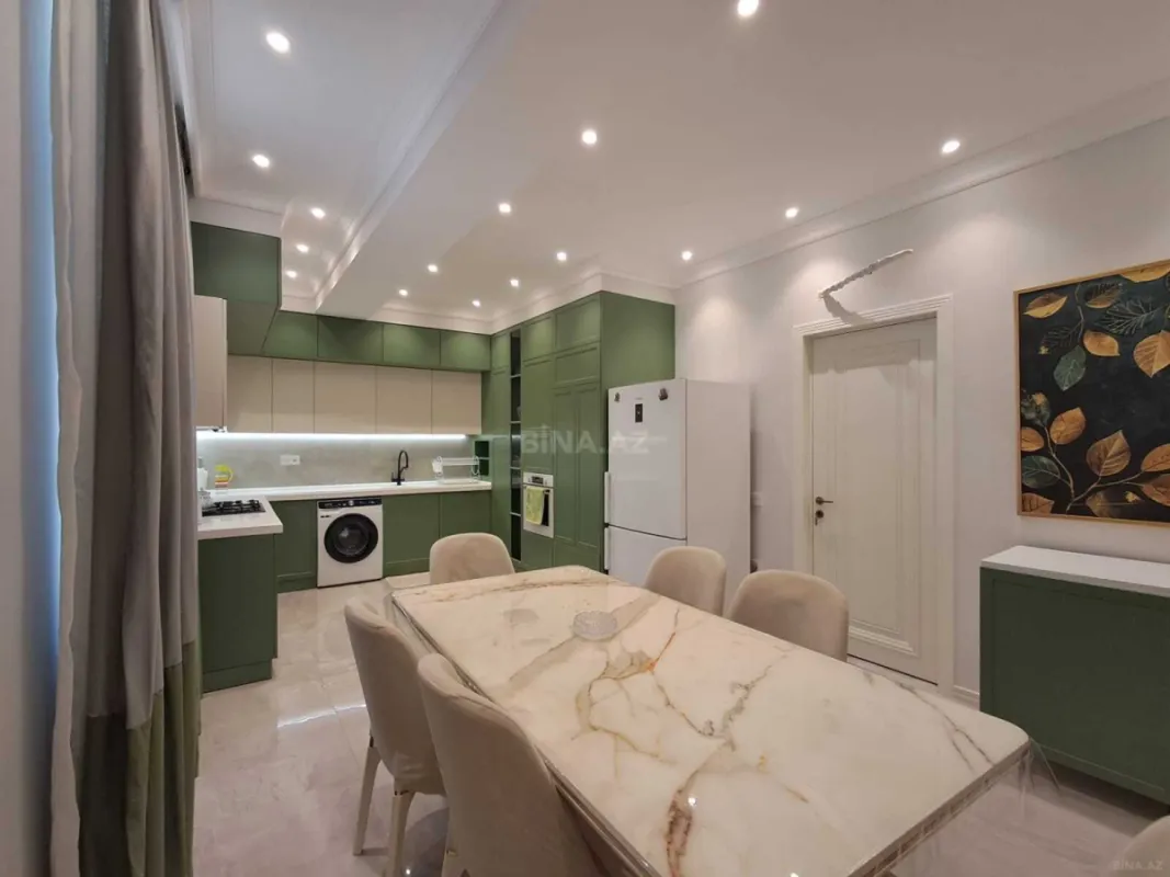 Satılır 3 otaqlı mənzil 138 m²