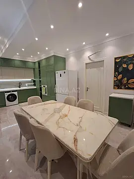 Satılır 3 otaqlı mənzil 138 m²