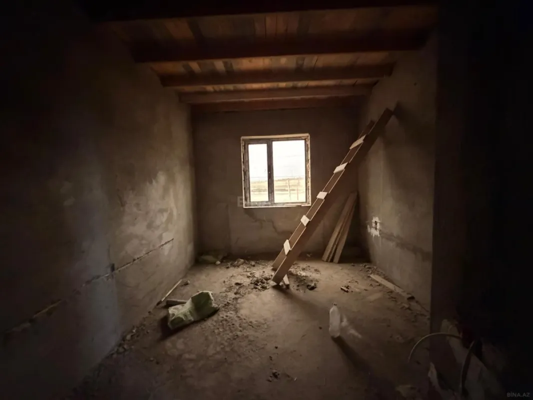 Satılır 4 otaqlı həyət evi 210 m²