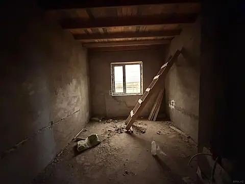 Satılır 4 otaqlı həyət evi 210 m²