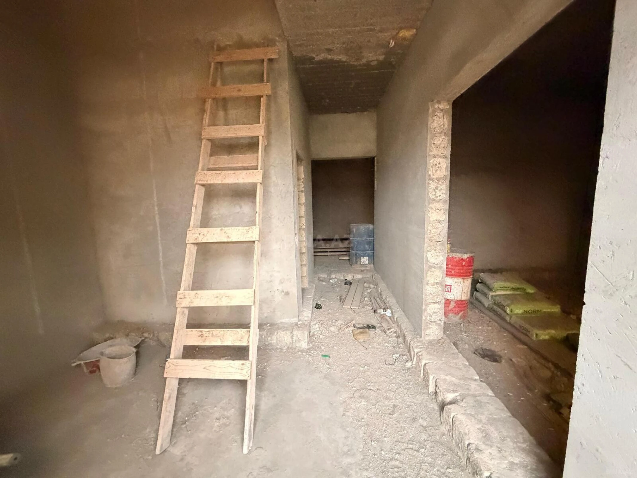 Satılır 4 otaqlı həyət evi 210 m²