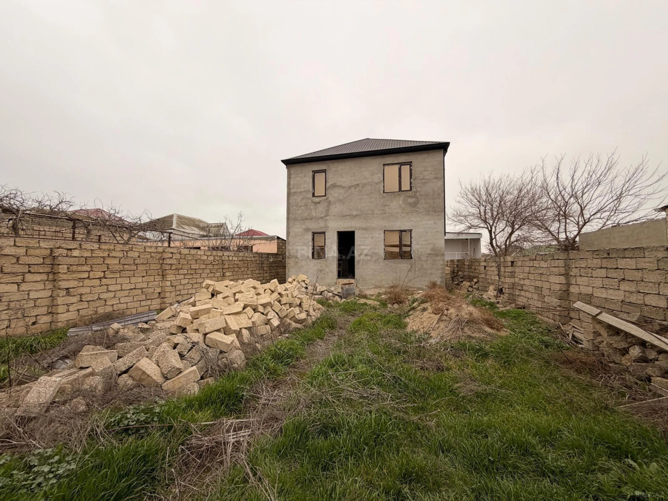 Satılır 4 otaqlı həyət evi 210 m²