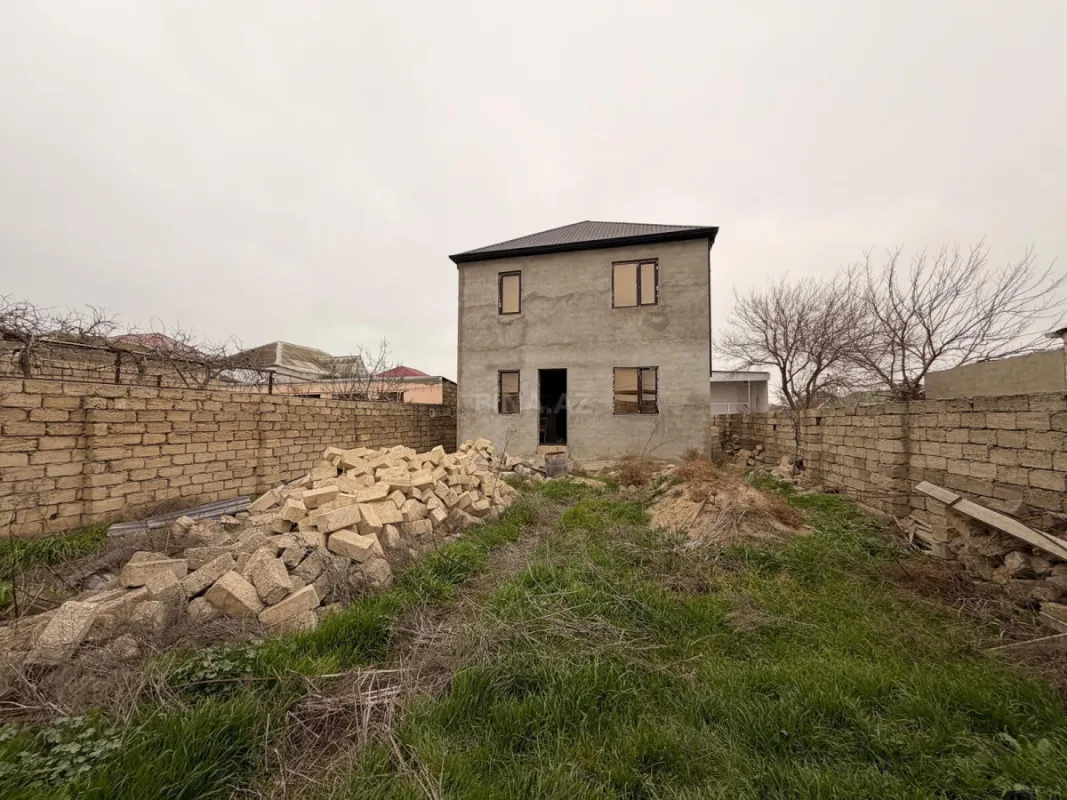 Satılır 4 otaqlı həyət evi 210 m²