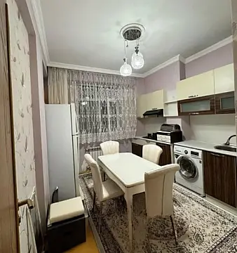 Kirayə verilir 2 otaqlı mənzil 80 m²