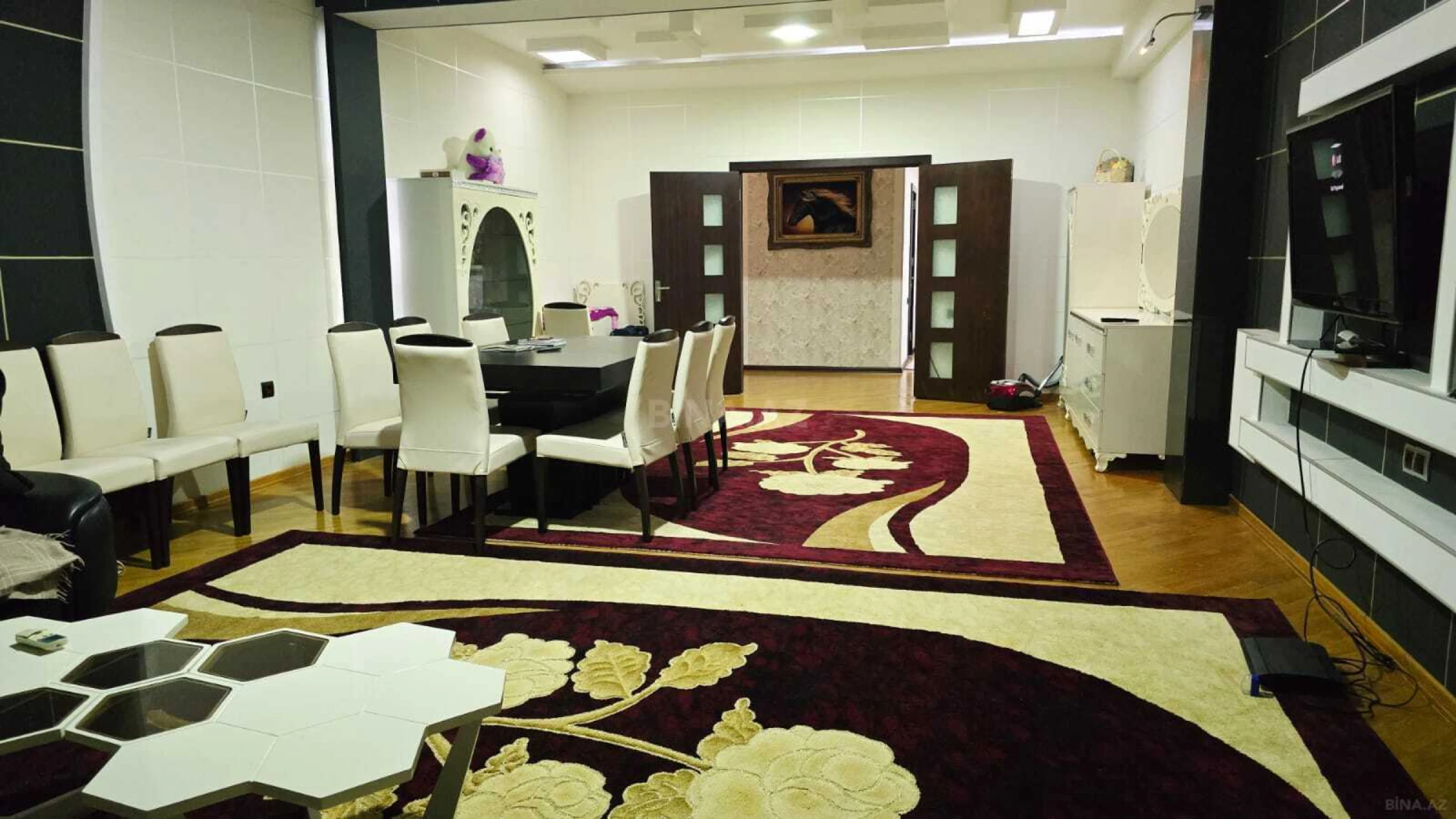 Satılır 3 otaqlı mənzil 145 m²