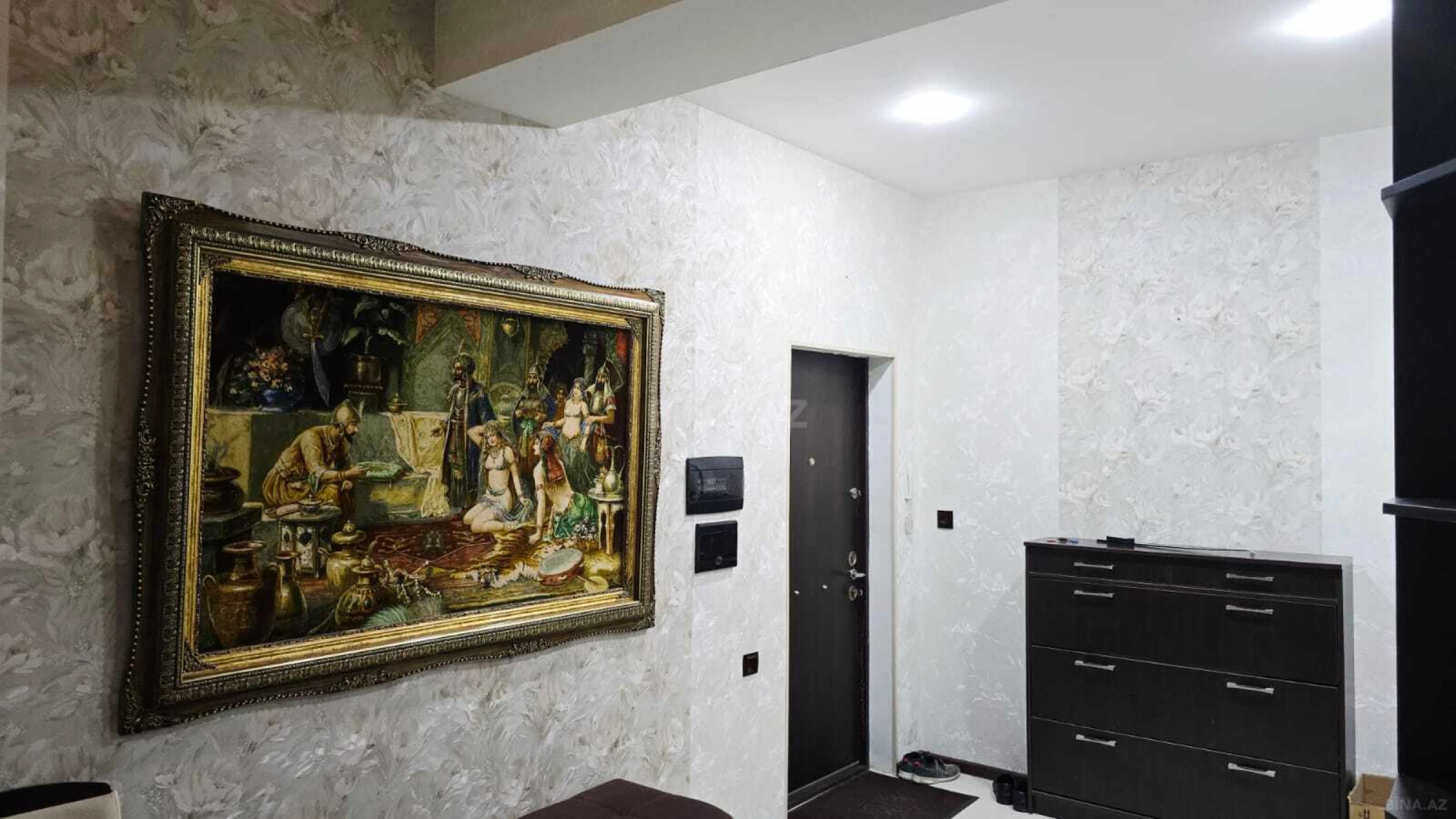 Satılır 3 otaqlı mənzil 145 m²