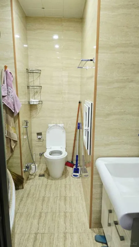 Satılır 3 otaqlı mənzil 145 m²