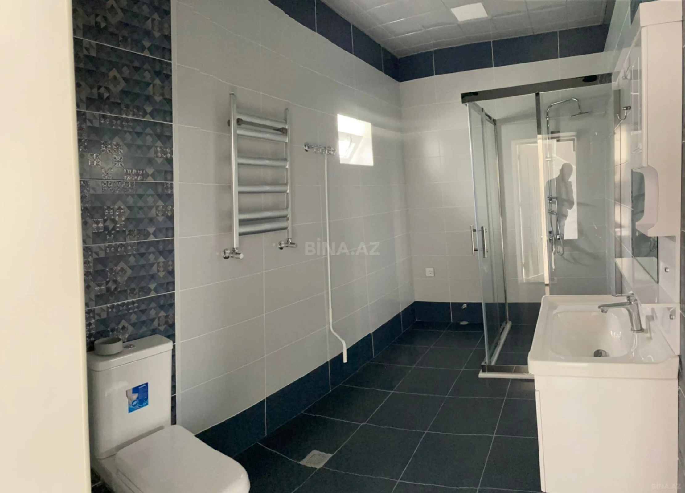 Satılır 5 otaqlı həyət evi 240 m²