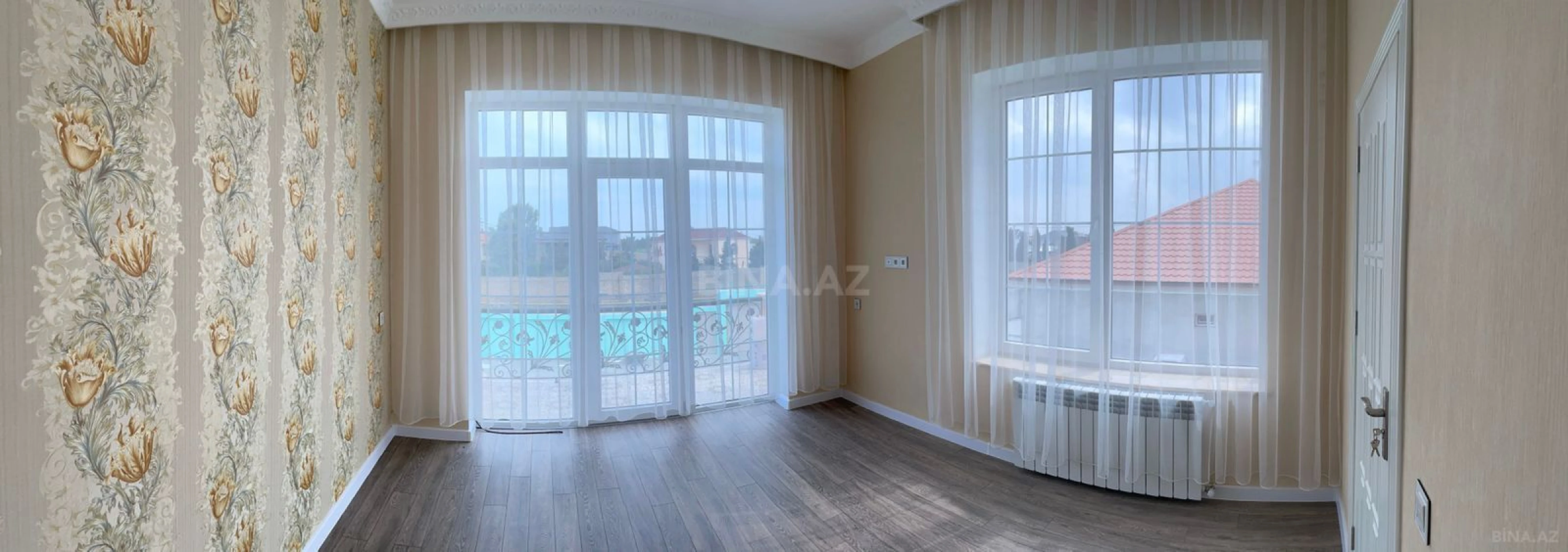 Satılır 5 otaqlı həyət evi 240 m²