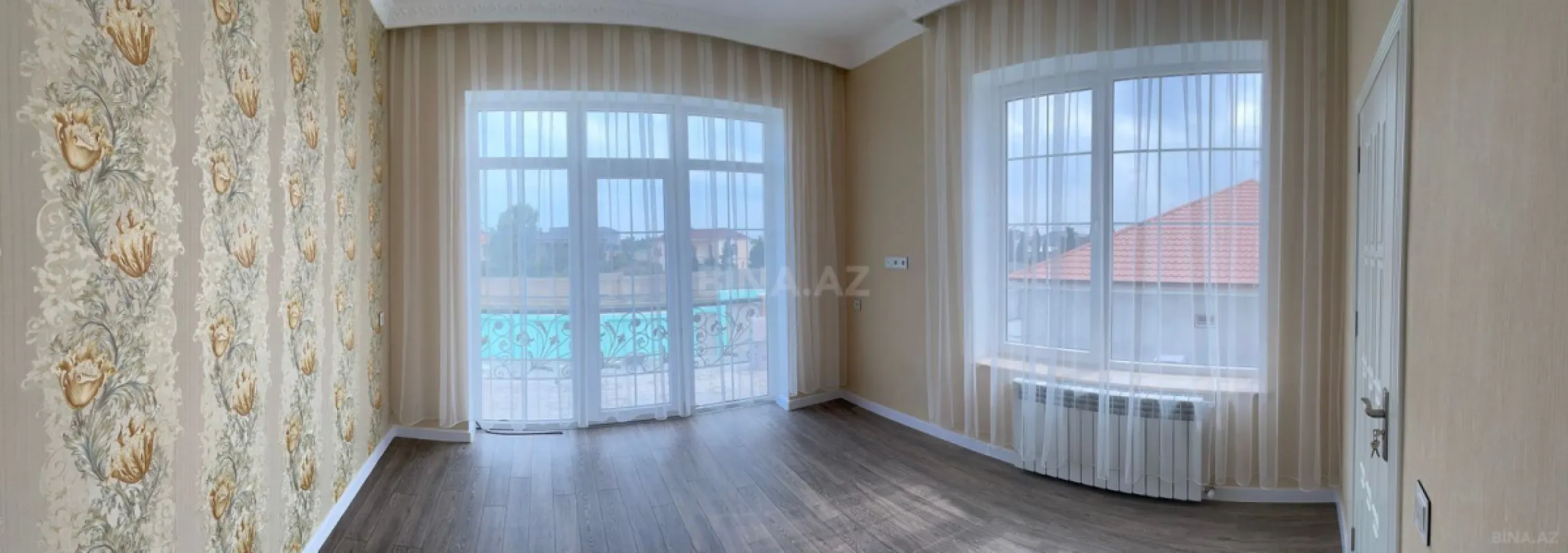 Satılır 5 otaqlı həyət evi 240 m²