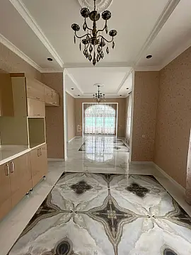 Satılır 5 otaqlı həyət evi 240 m²