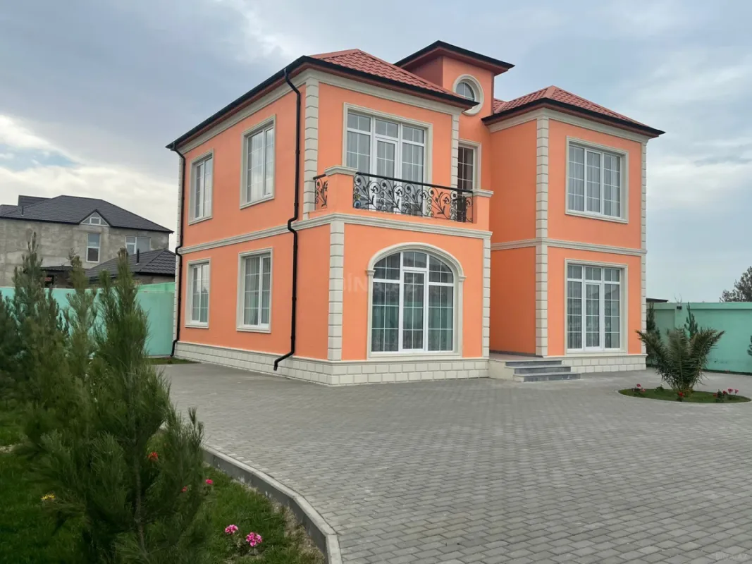 Satılır 5 otaqlı həyət evi 240 m²