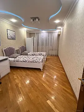 Kirayə verilir 3 otaqlı mənzil 130 m²