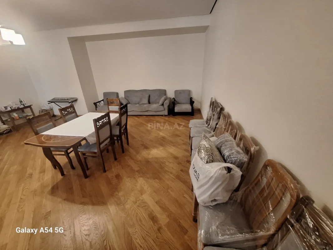 Satılır 3 otaqlı mənzil 150 m²