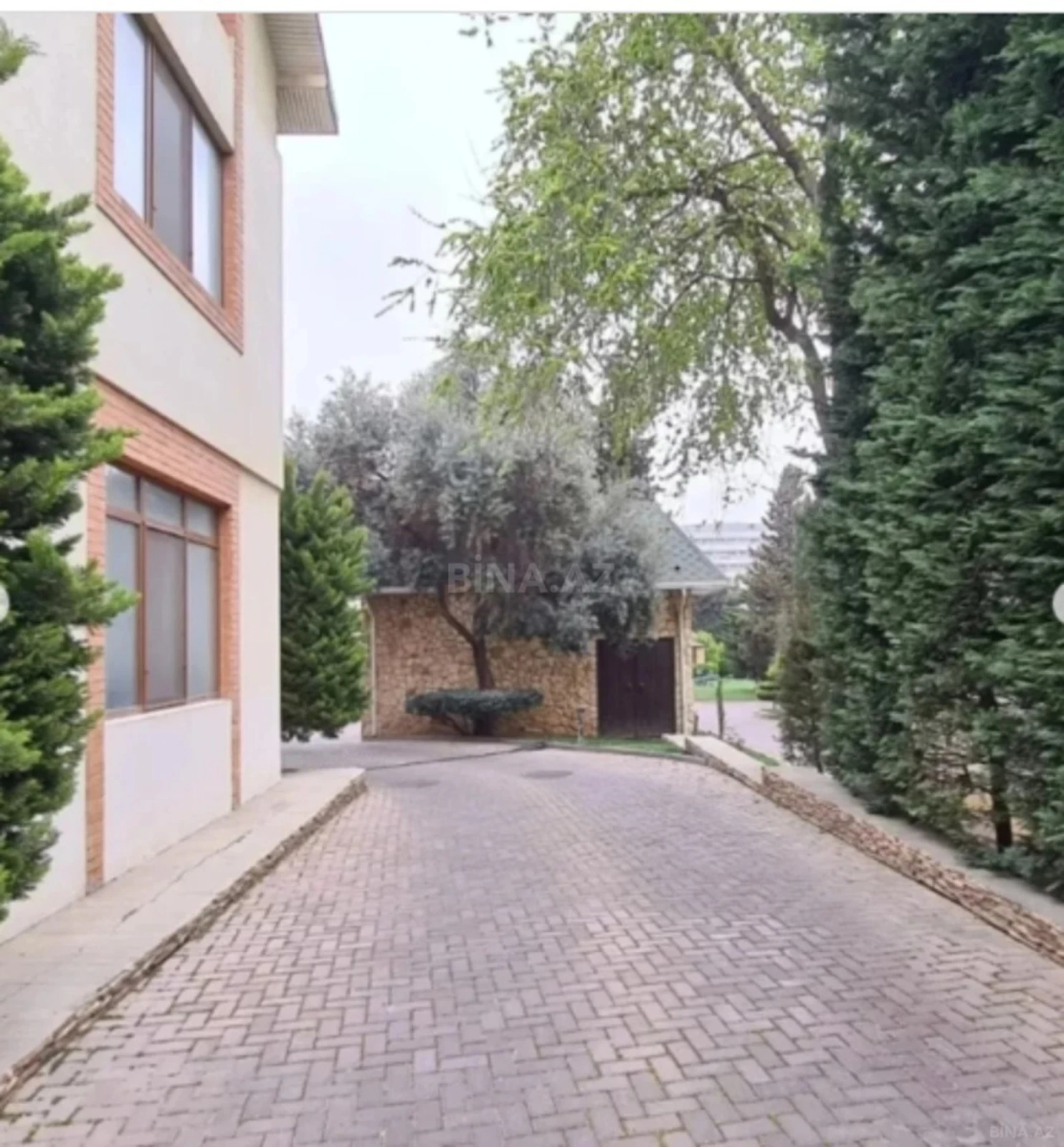 Satılır 3 otaqlı mənzil 150 m²