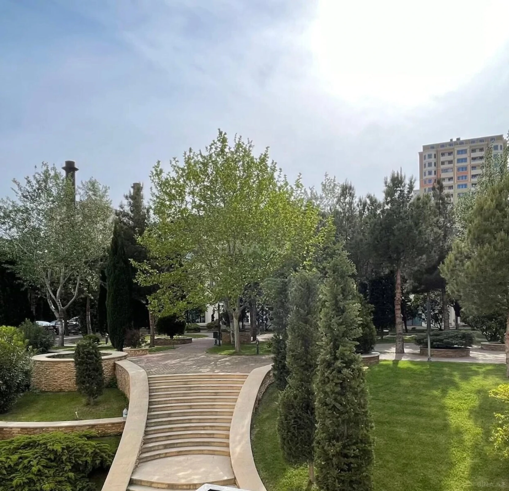 Satılır 3 otaqlı mənzil 150 m²