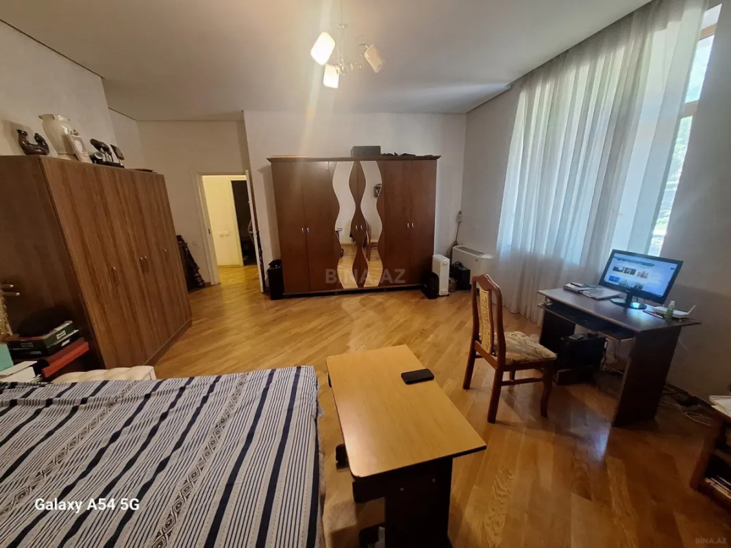 Satılır 3 otaqlı mənzil 150 m²