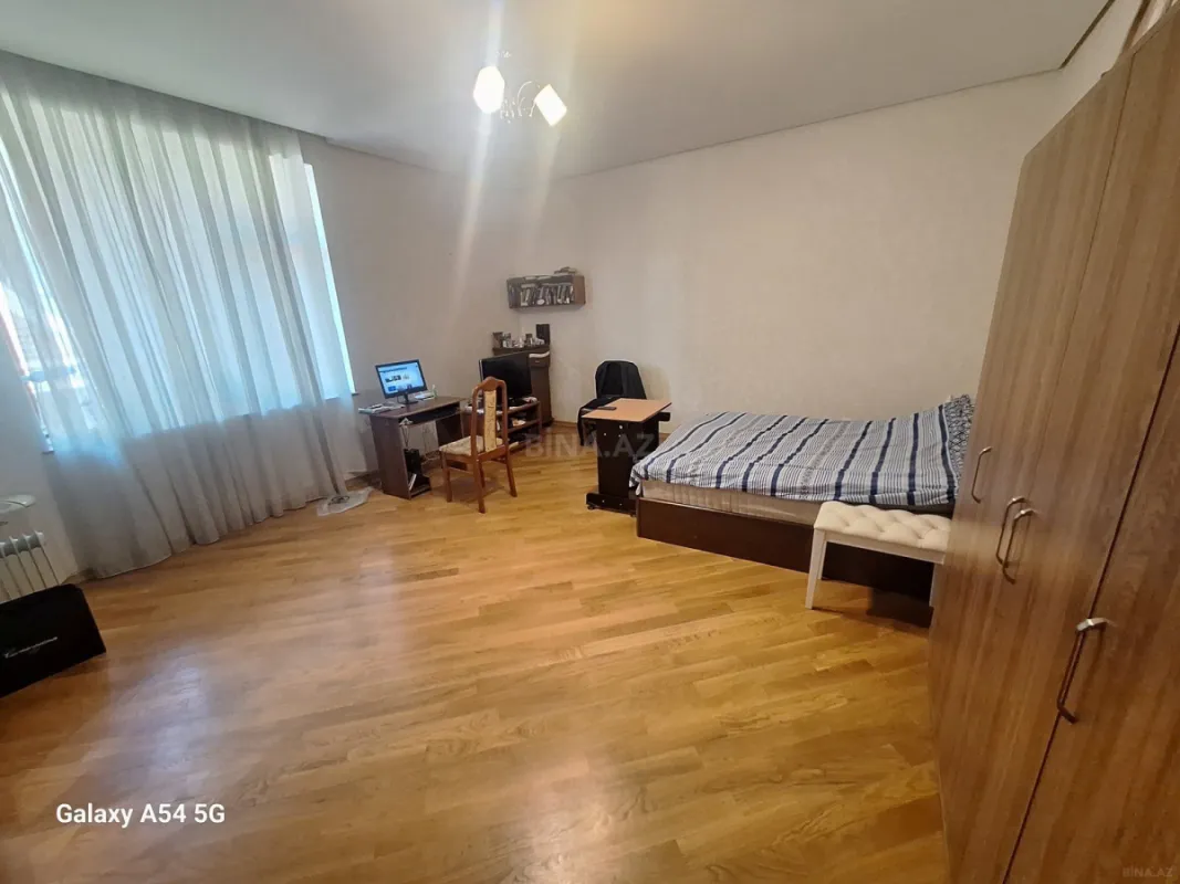 Satılır 3 otaqlı mənzil 150 m²