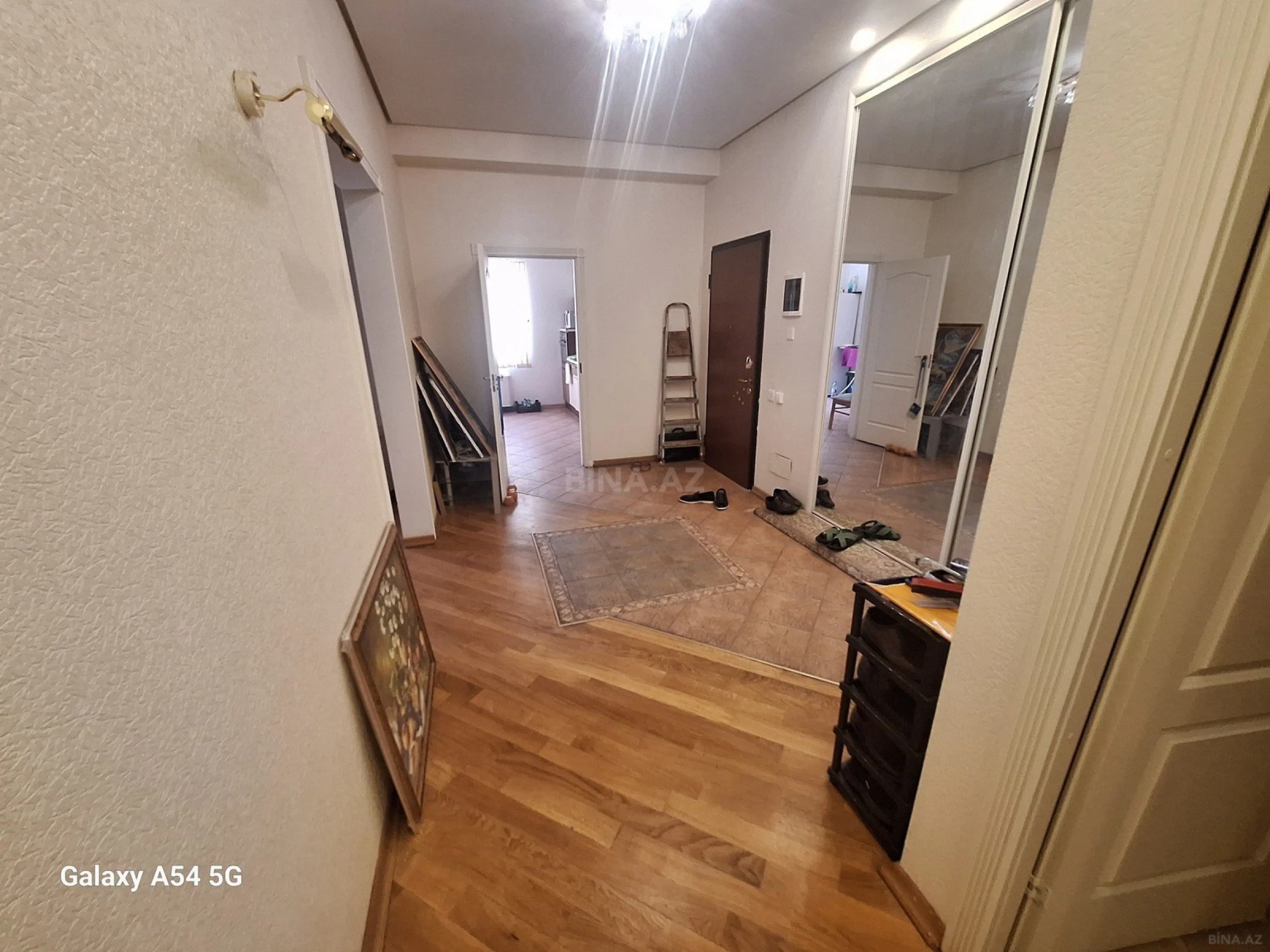 Satılır 3 otaqlı mənzil 150 m²