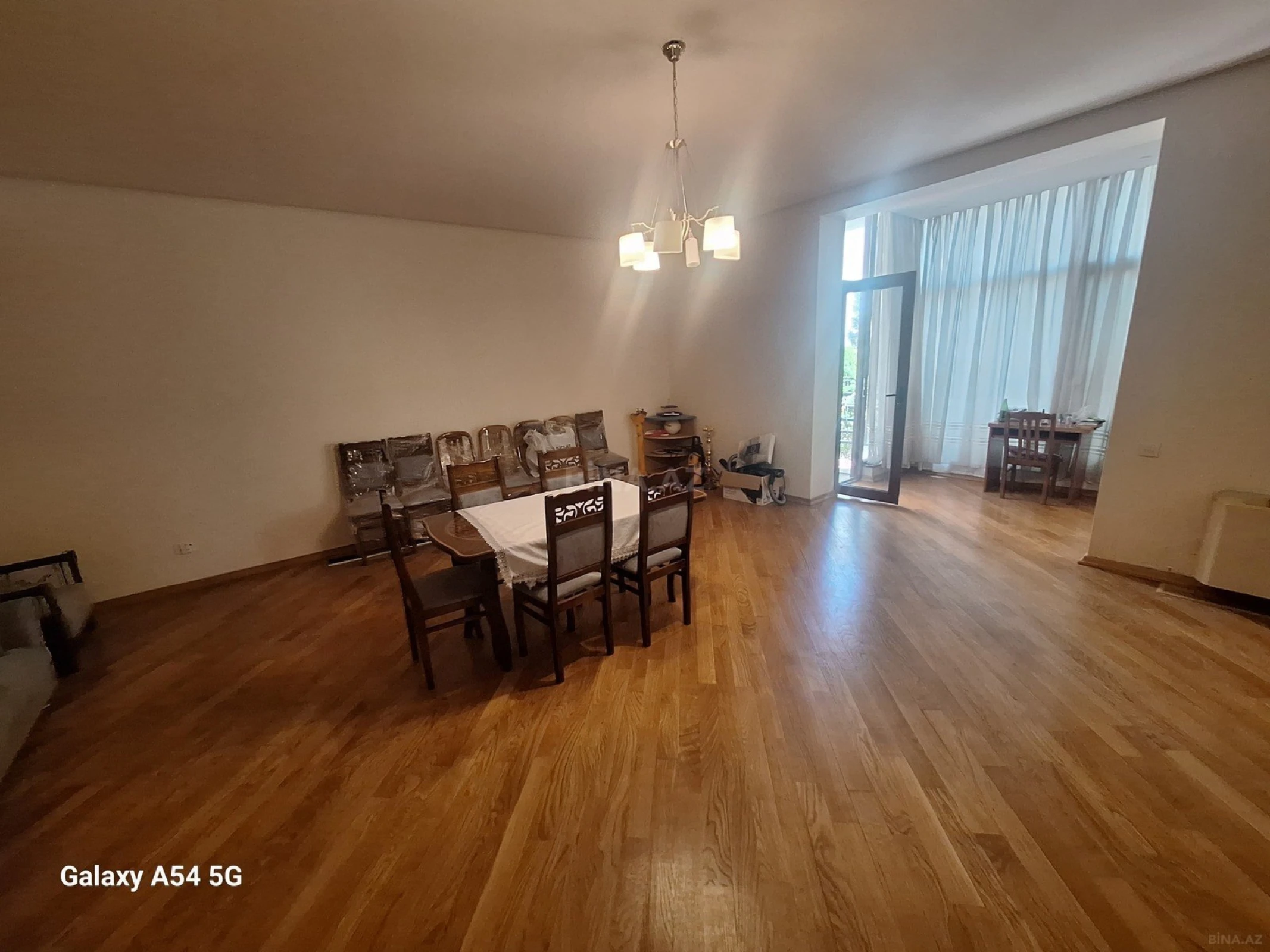 Satılır 3 otaqlı mənzil 150 m²
