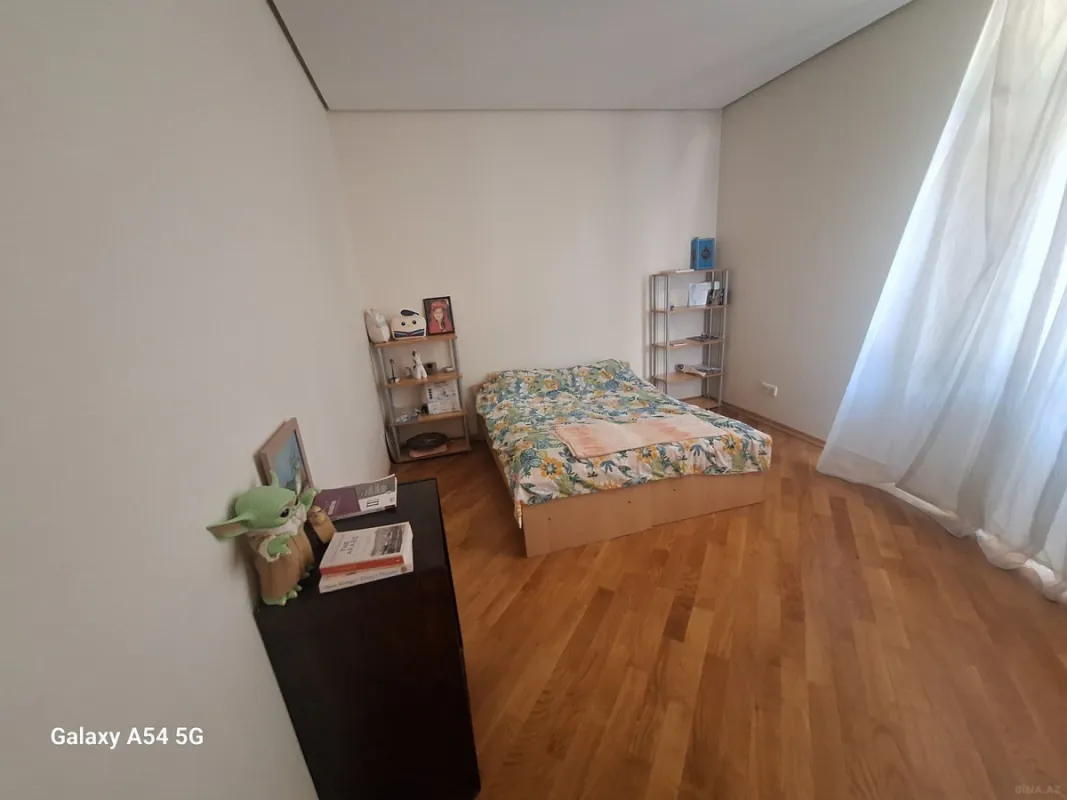 Satılır 3 otaqlı mənzil 150 m²