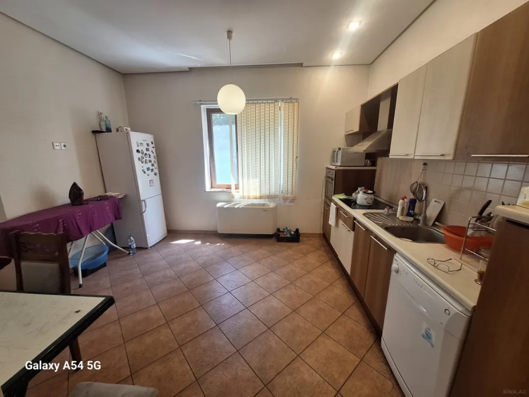 Satılır 3 otaqlı mənzil 150 m²