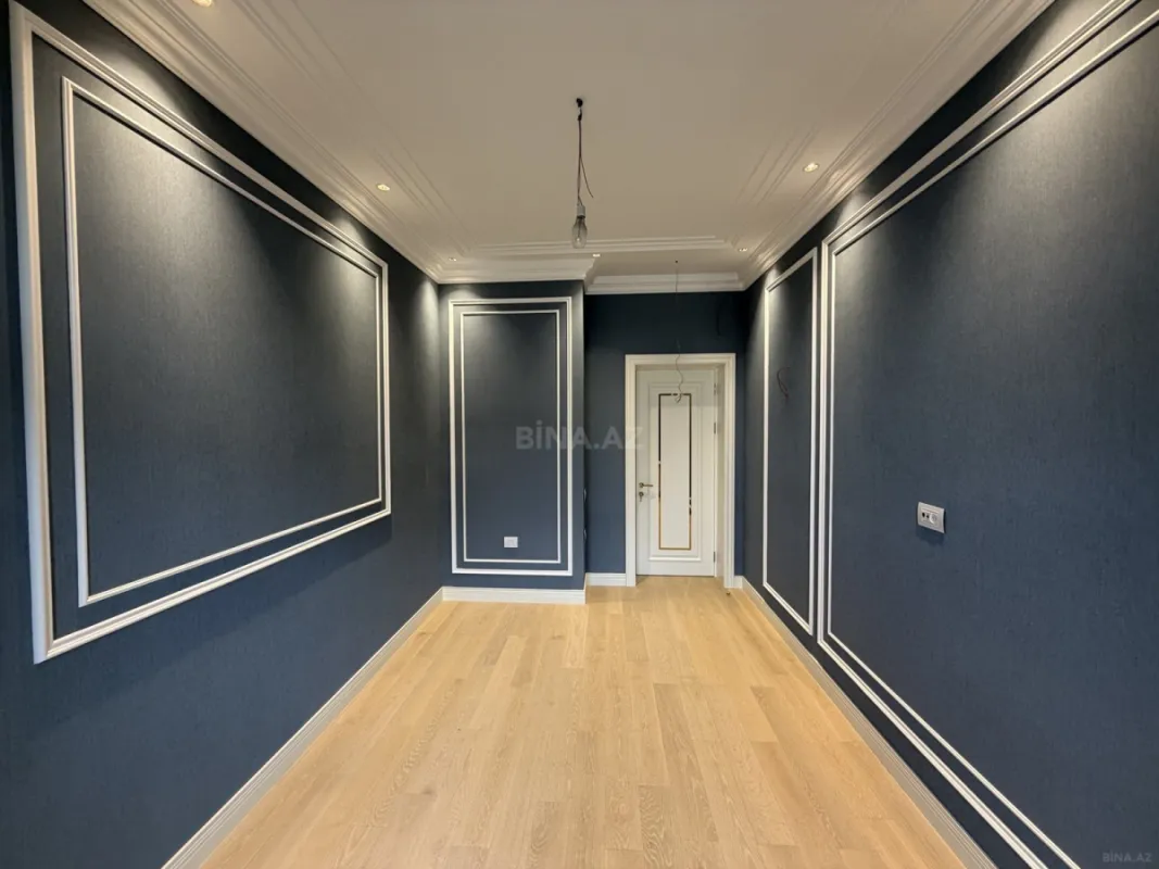 Satılır 4 otaqlı mənzil 242 m²