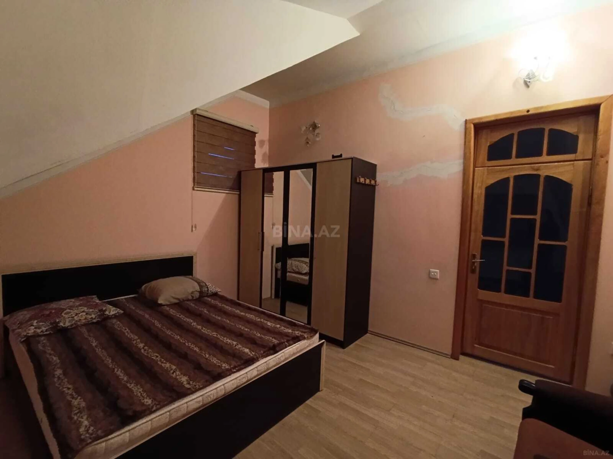 Satılır 6 otaqlı həyət evi 197 m²