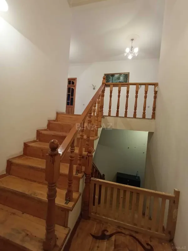 Satılır 6 otaqlı həyət evi 197 m²