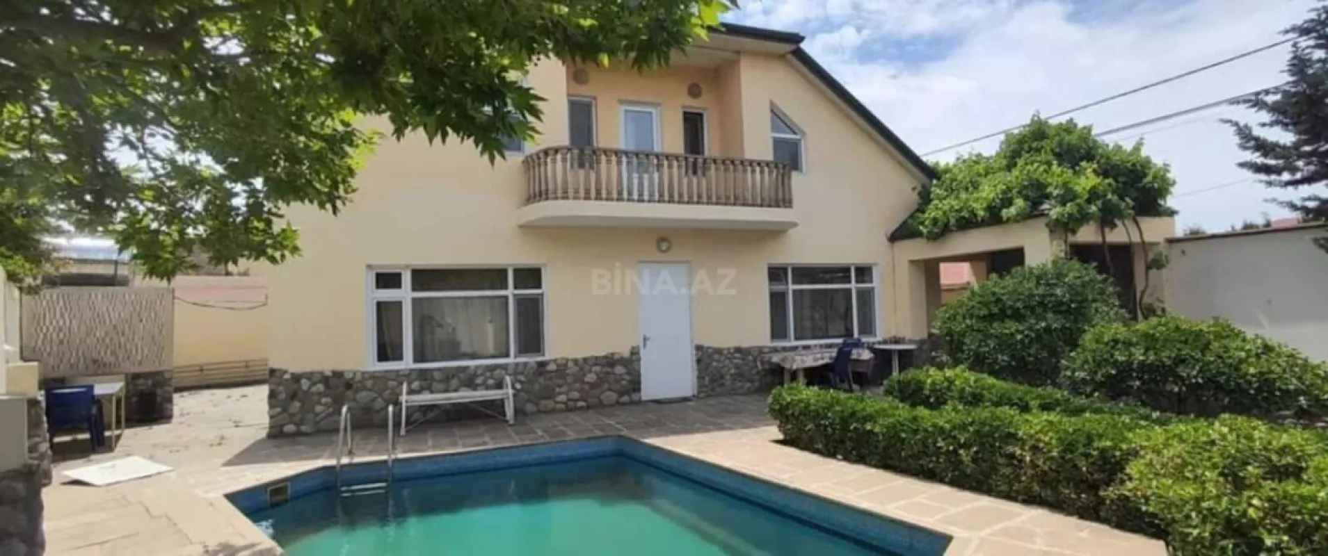 Satılır 6 otaqlı həyət evi 197 m²