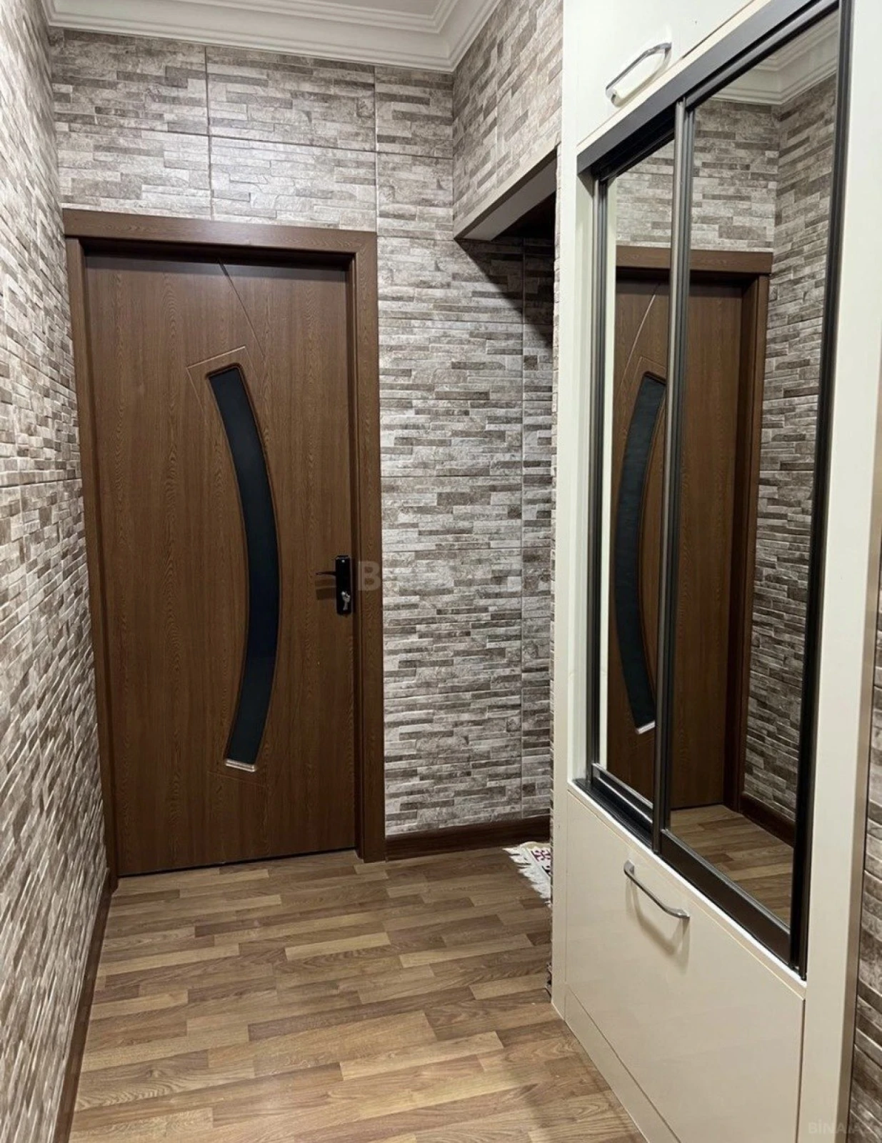 Satılır 2 otaqlı mənzil 42 m²