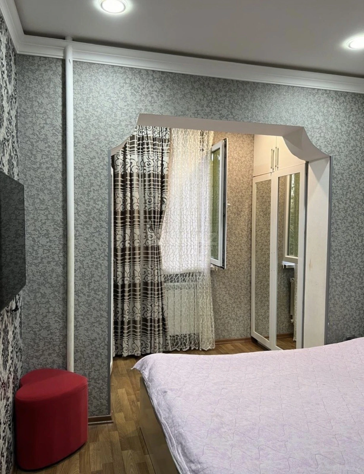Satılır 2 otaqlı mənzil 42 m²