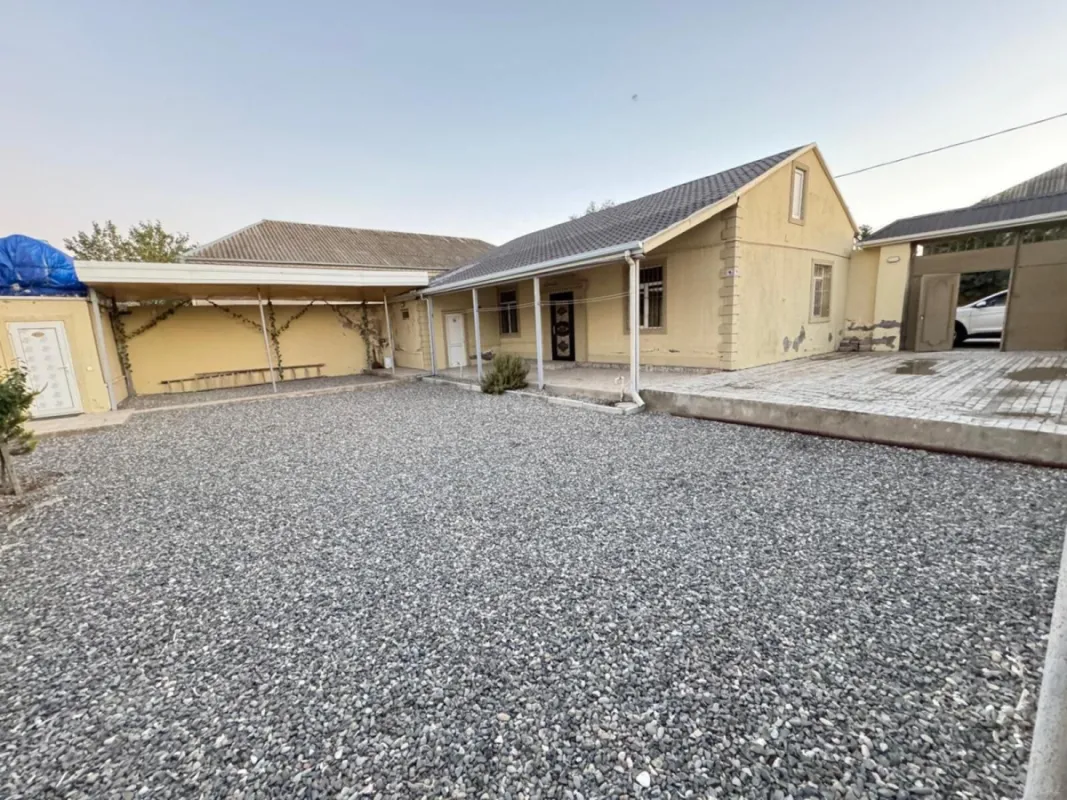 Satılır 3 otaqlı həyət evi 100 m²