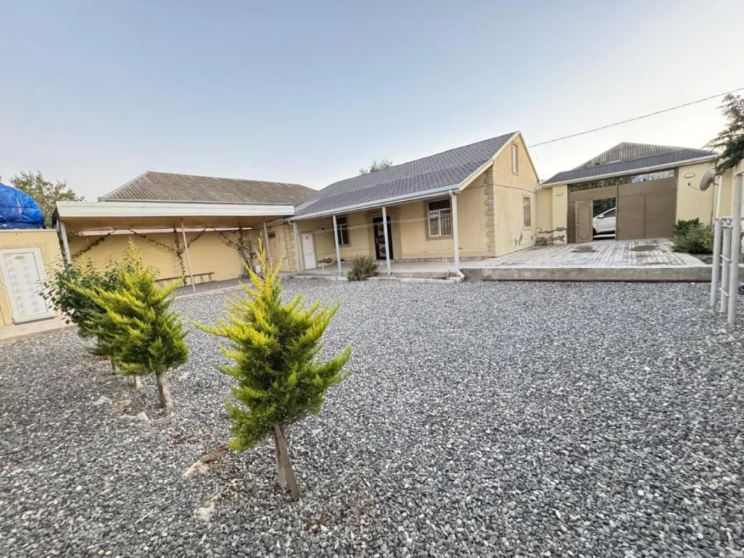 Satılır 3 otaqlı həyət evi 100 m²