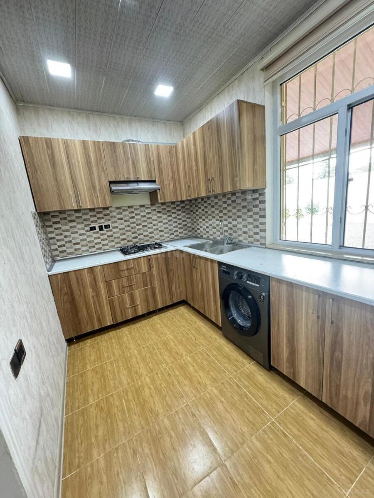 Satılır 3 otaqlı həyət evi 100 m²